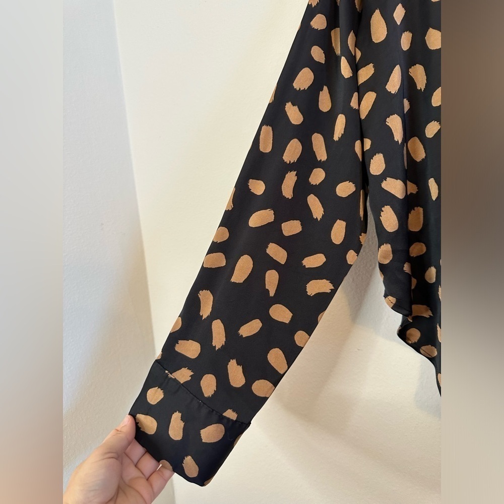 Anthropologie Mine Black Stroke Print Satin Top size L - Picture 4 of 7